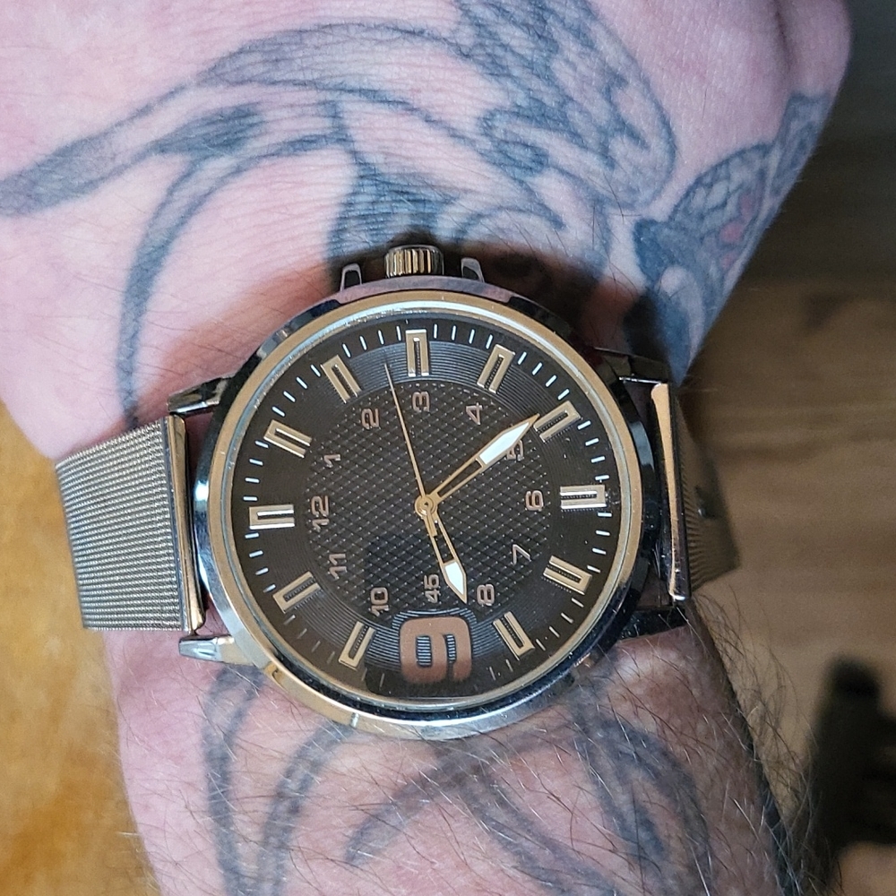 Watch - Picture 3 of 3